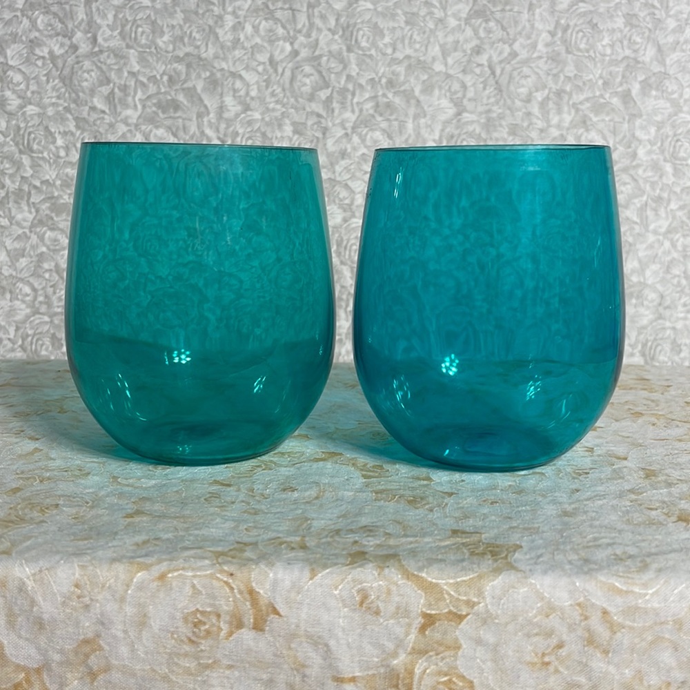 Set of Two Plastic Stemless Wine Glass.